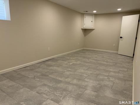 32 Ogden Street West Haven CT 06516