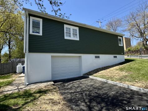 32 Ogden Street West Haven CT 06516