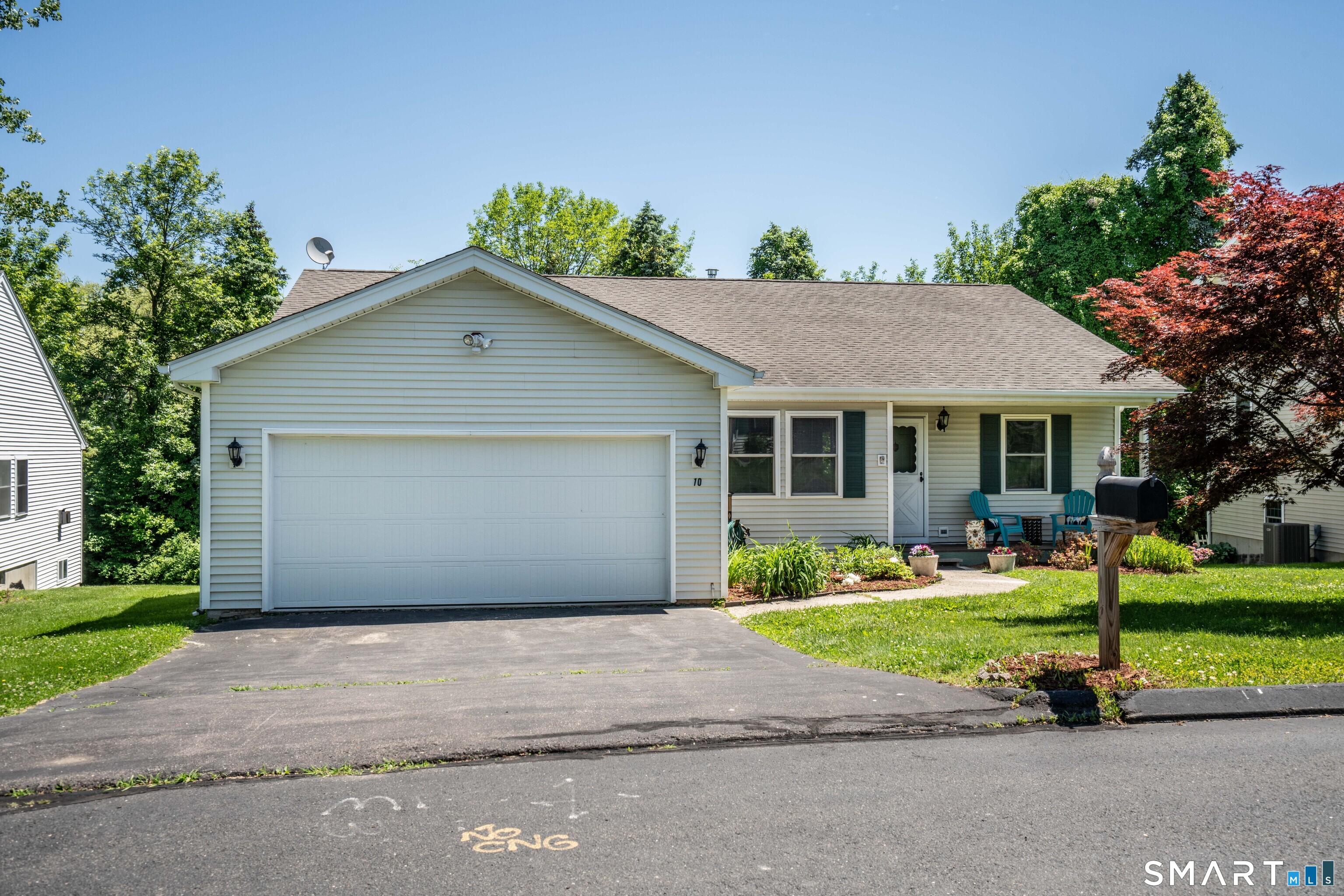 10 Scherer Lane Windsor CT 06095