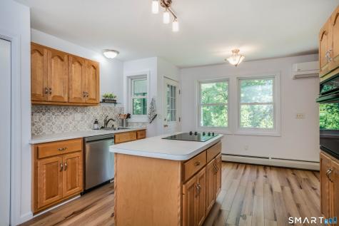 10 Scherer Lane Windsor CT 06095