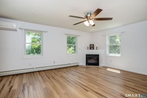 10 Scherer Lane Windsor CT 06095