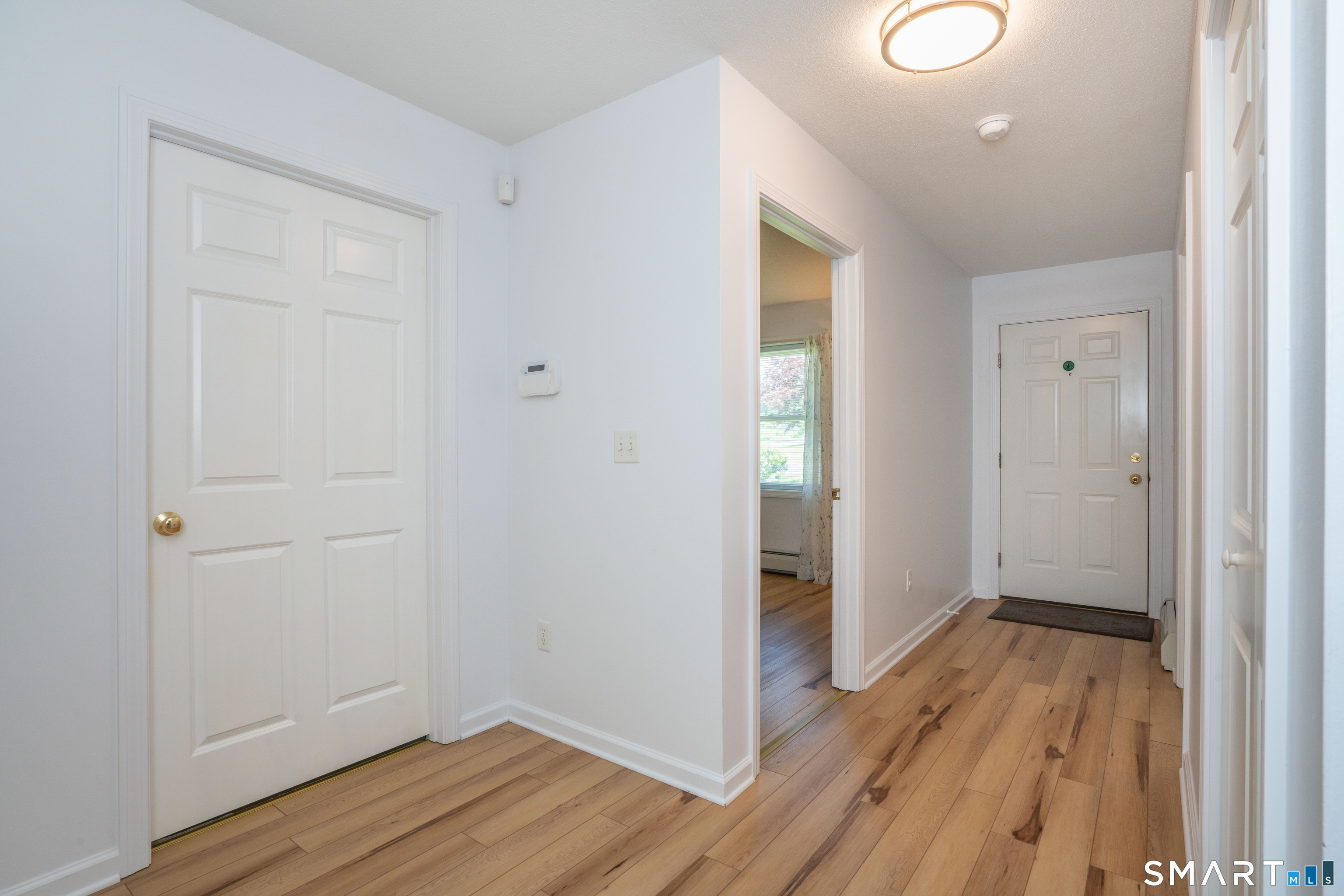 10 Scherer Lane Windsor CT 06095