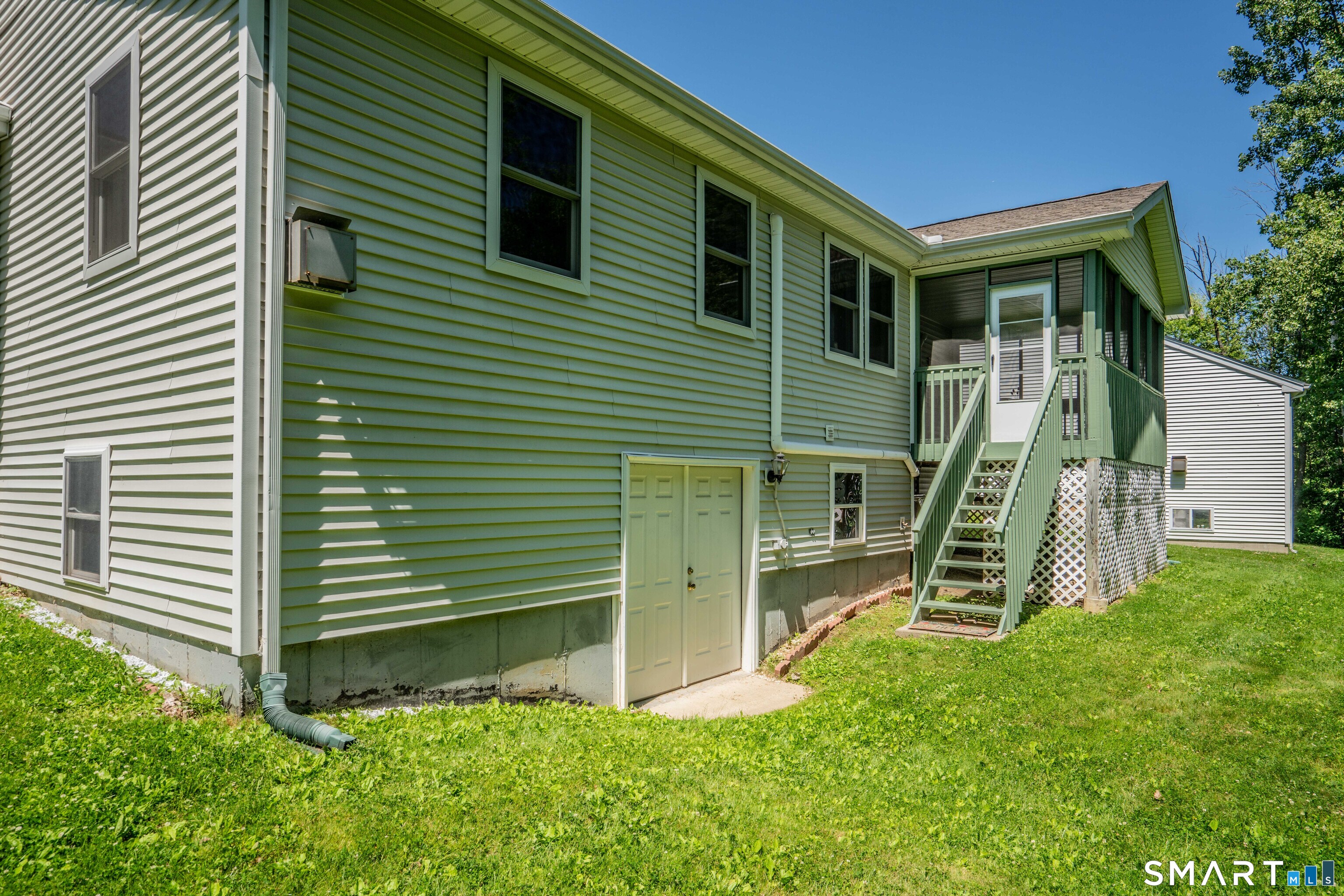 10 Scherer Lane Windsor CT 06095