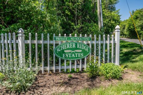 10 Scherer Lane Windsor CT 06095