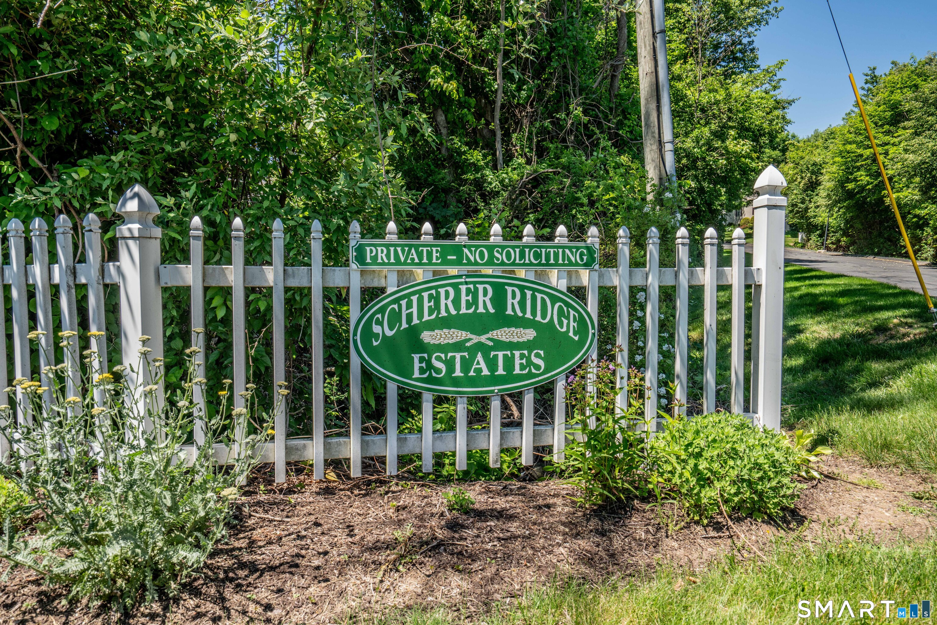 10 Scherer Lane Windsor CT 06095