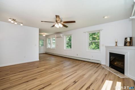 10 Scherer Lane Windsor CT 06095