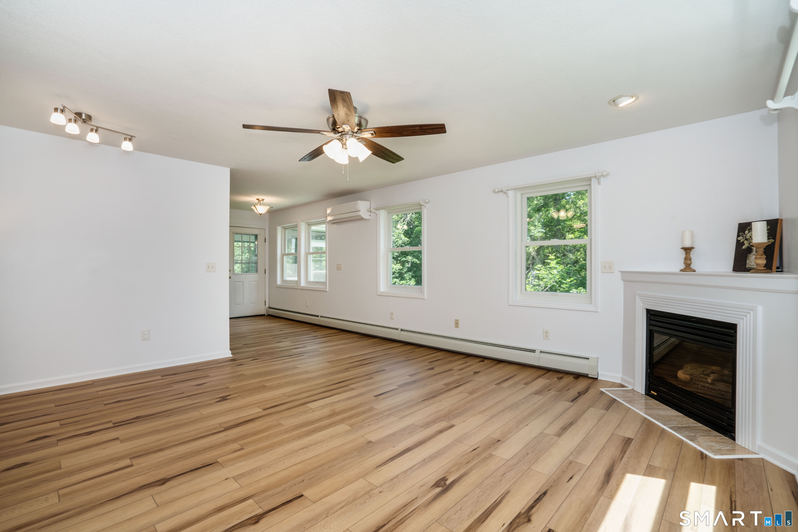 10 Scherer Lane Windsor CT 06095