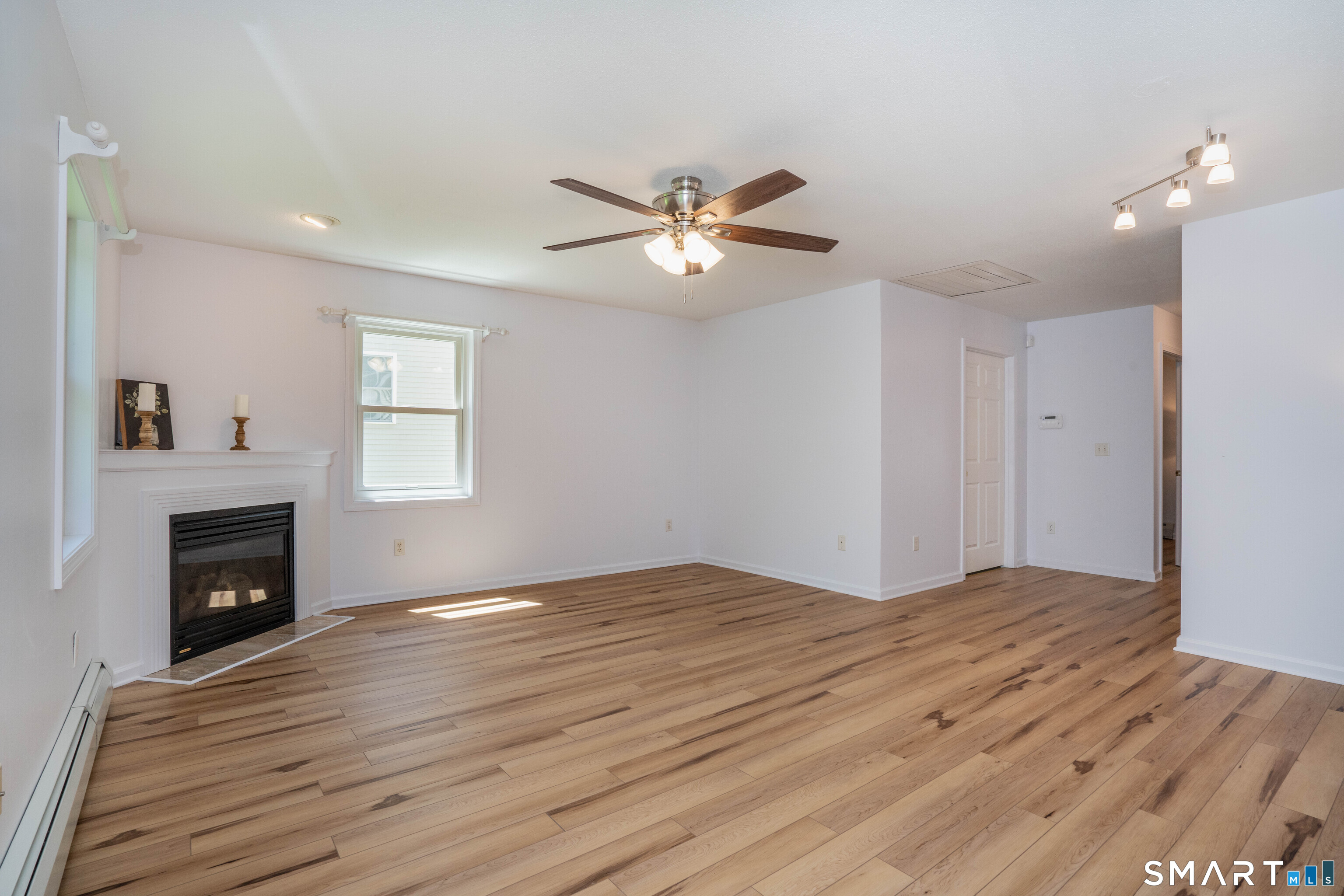 10 Scherer Lane Windsor CT 06095