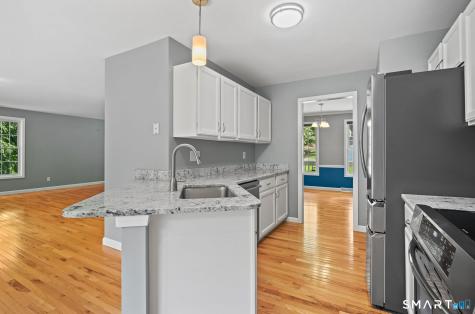 14 Tree Top Lane East Windsor CT 06016