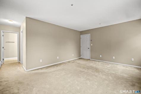 31 Oxford Court Simsbury CT 06070