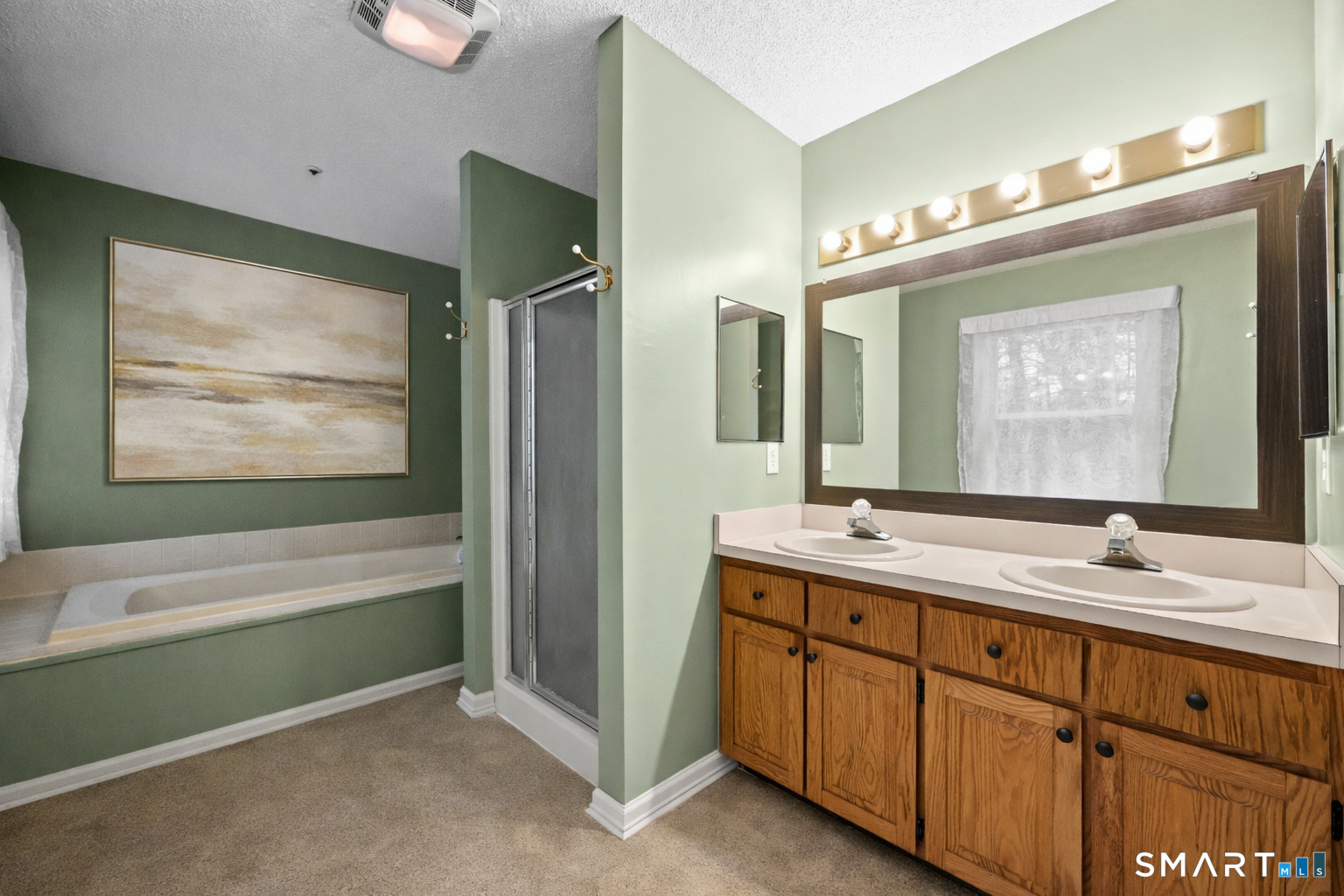 31 Oxford Court Simsbury CT 06070