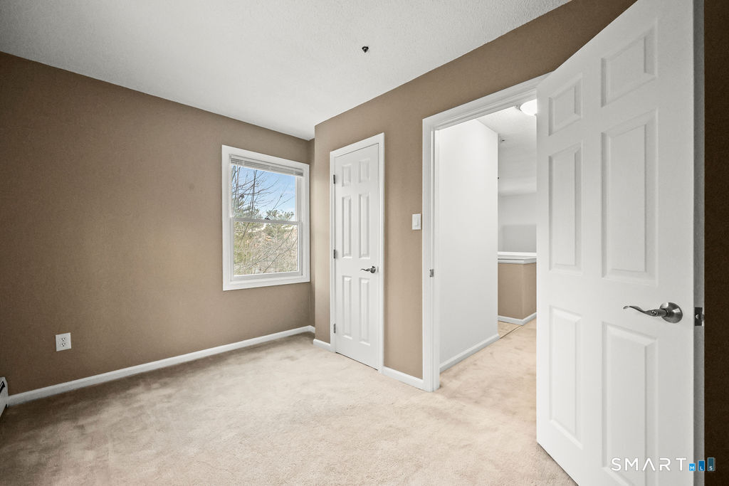 31 Oxford Court Simsbury CT 06070