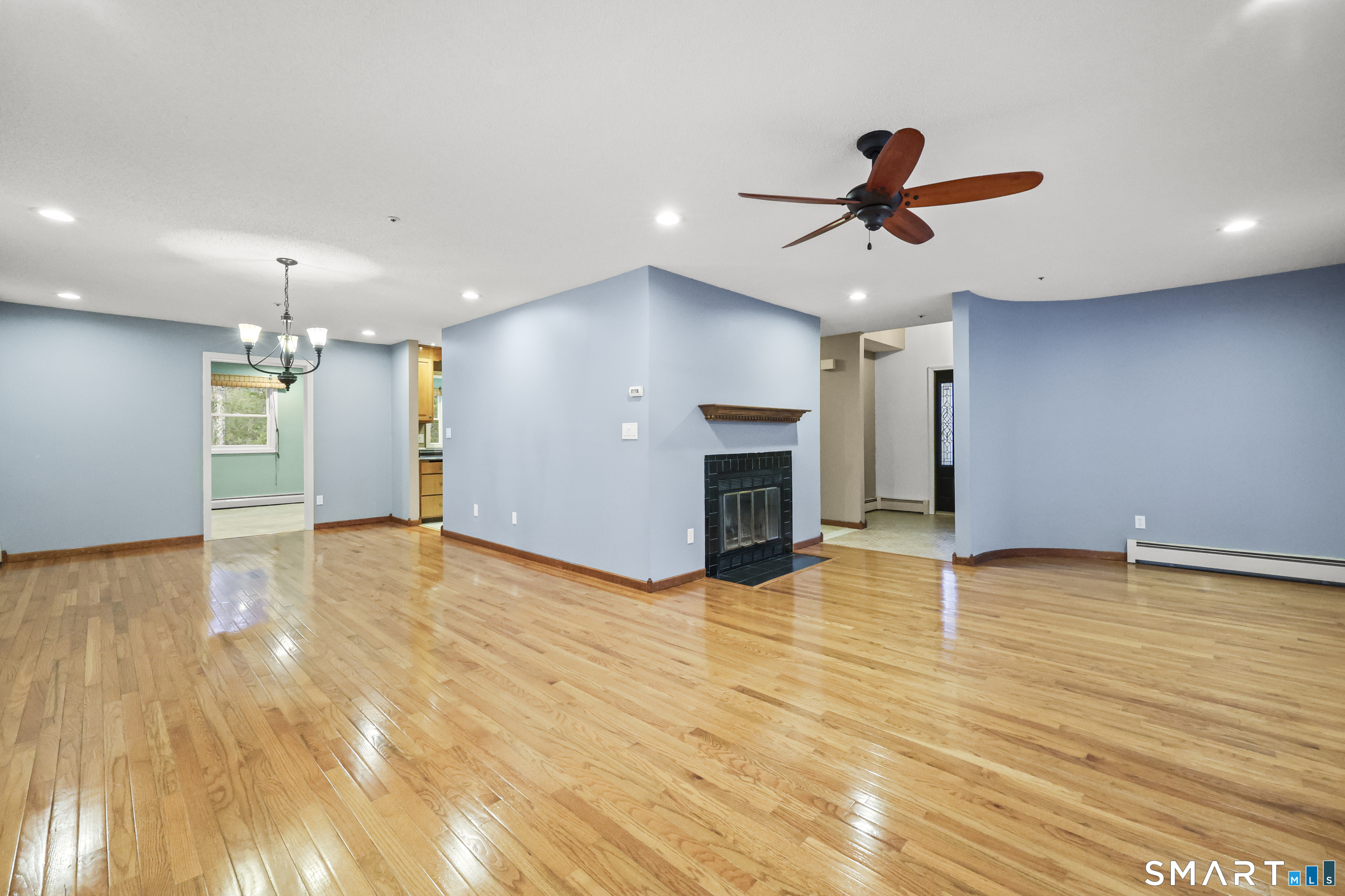 31 Oxford Court Simsbury CT 06070