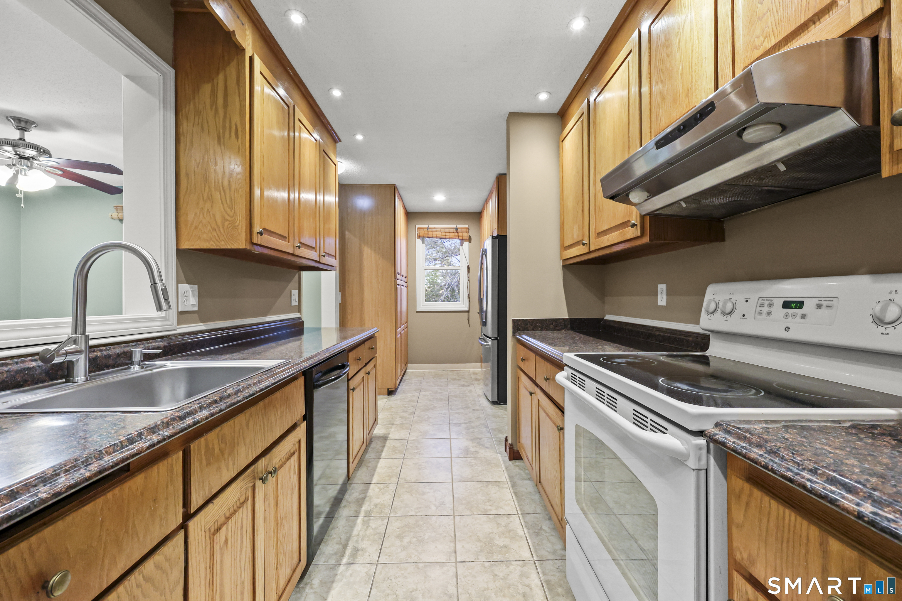 31 Oxford Court Simsbury CT 06070