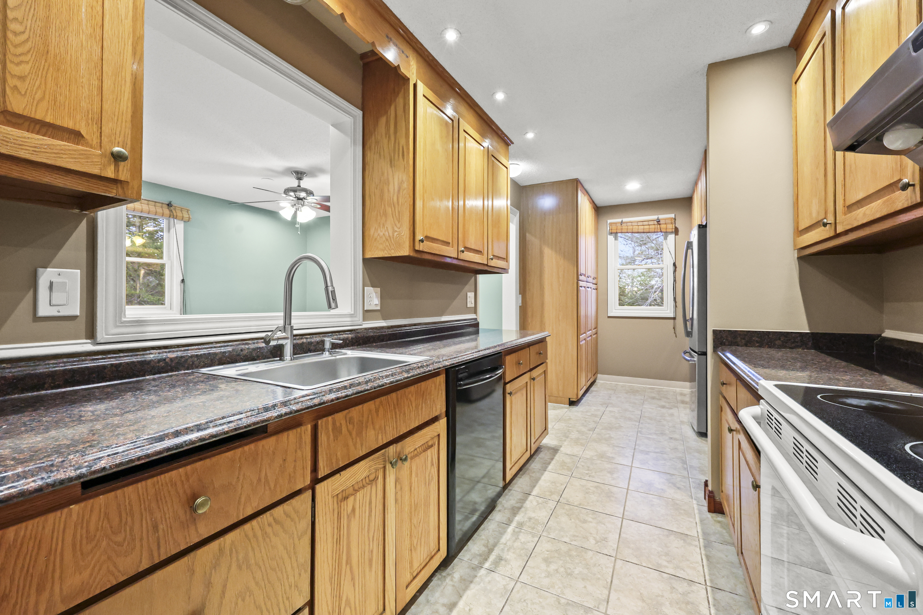 31 Oxford Court Simsbury CT 06070