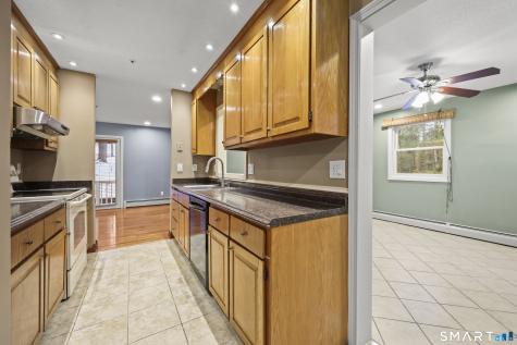 31 Oxford Court Simsbury CT 06070