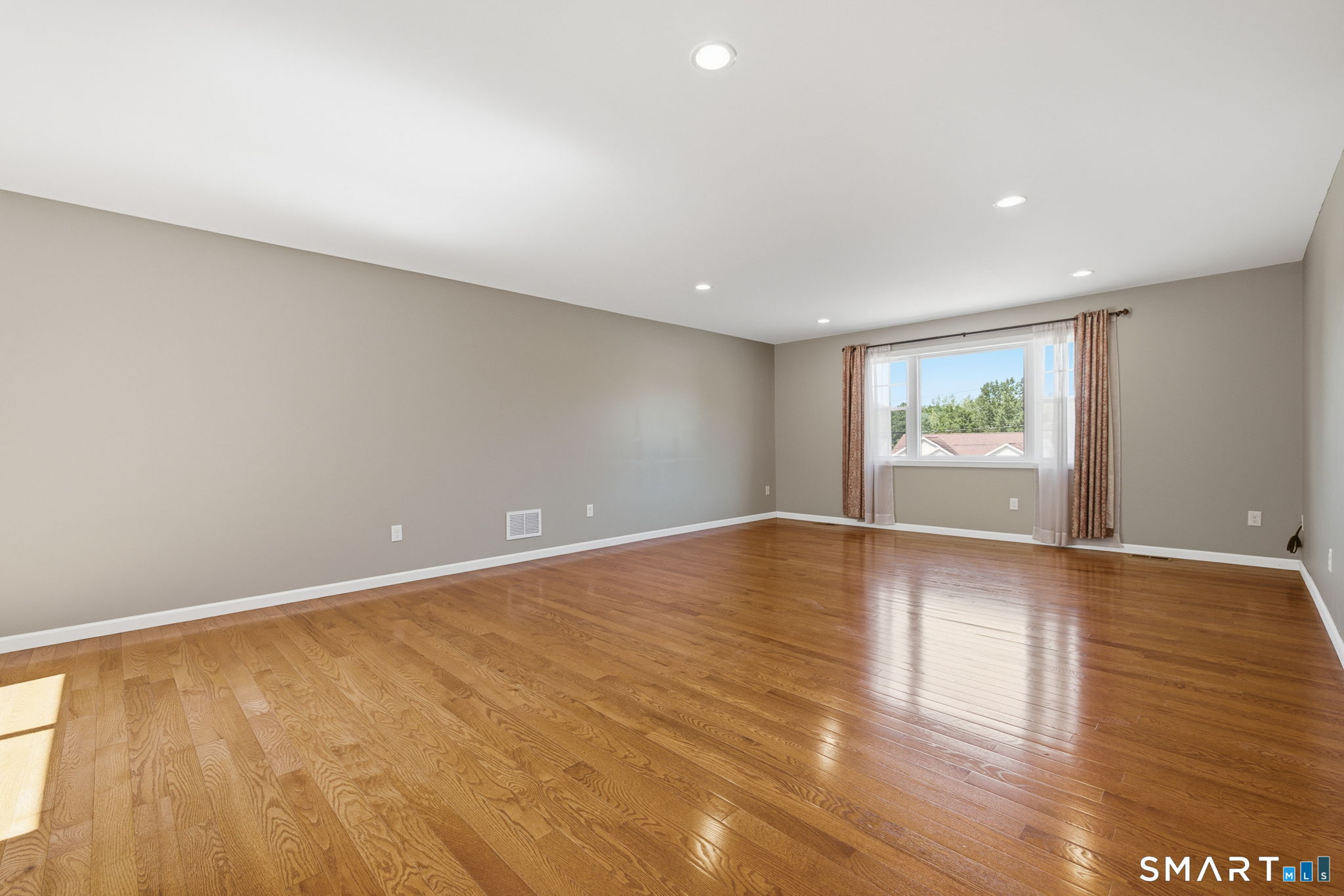 366 King Street East Hartford CT 06108