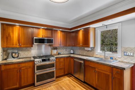 46 Old Black Point Road East Lyme CT 06357