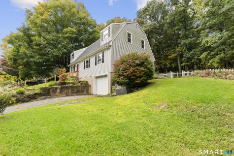 138 Red Robin Road Naugatuck CT 06770