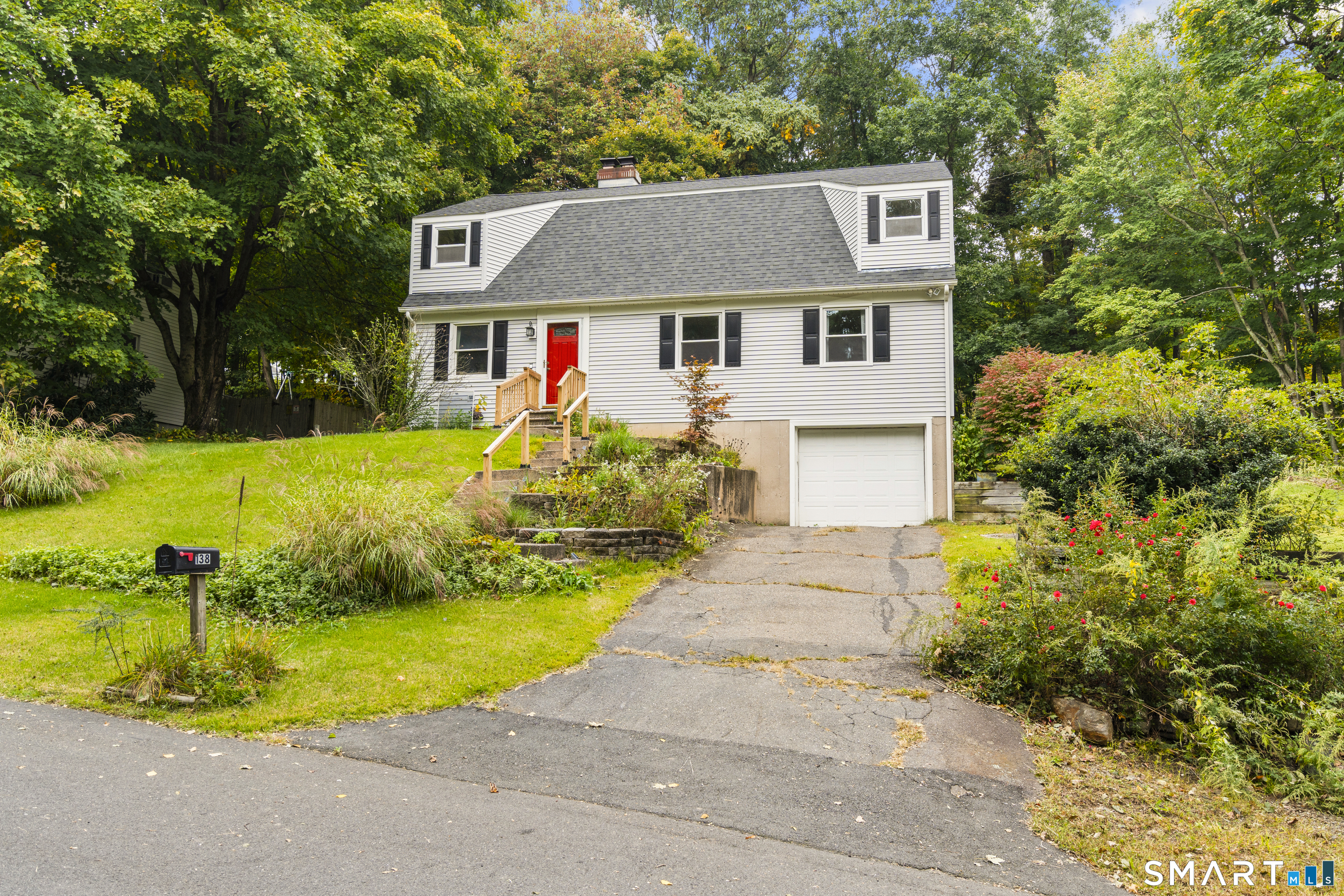 138 Red Robin Road Naugatuck CT 06770