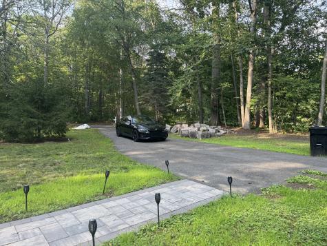 57 Lovers Lane Monroe CT 06468