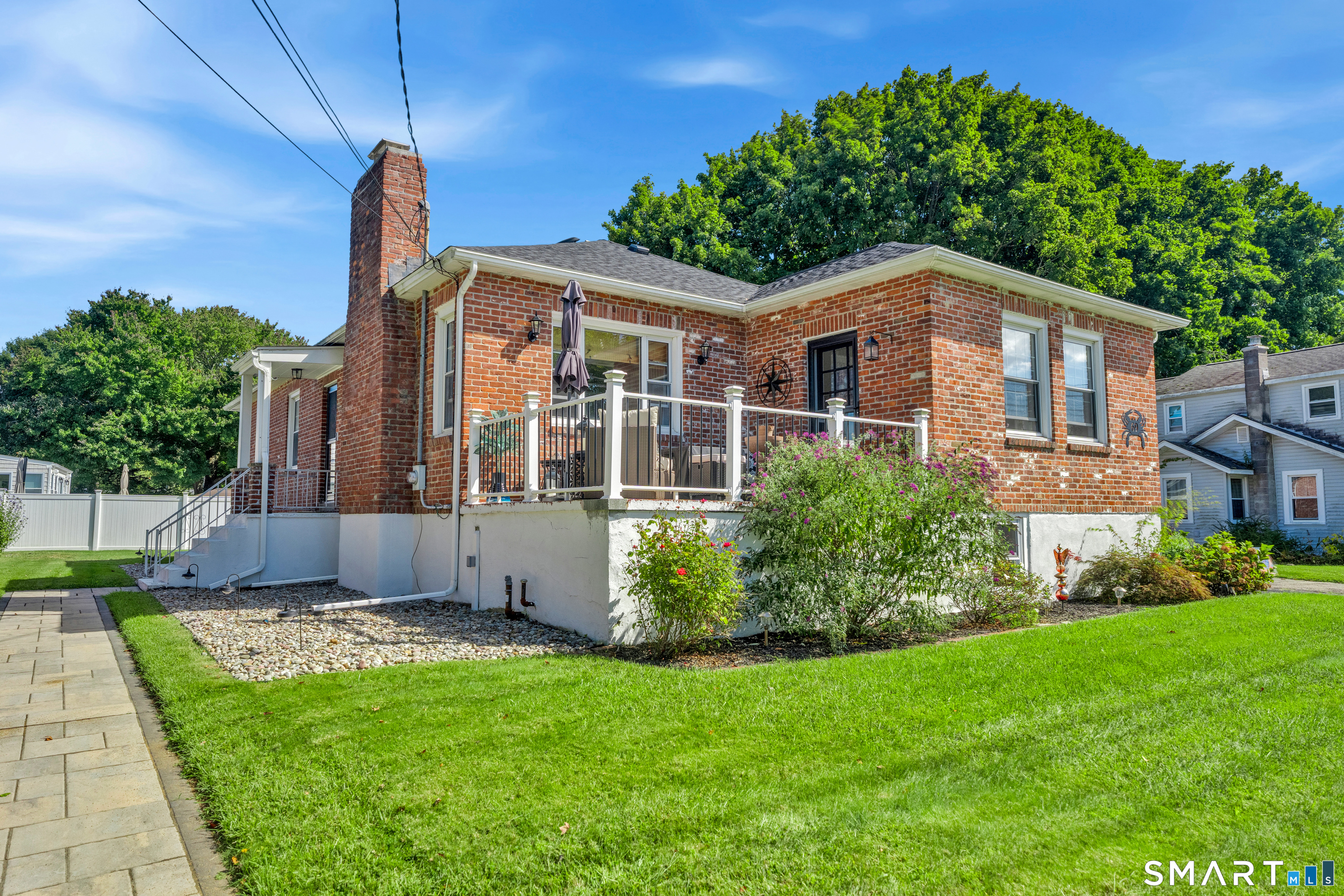 69 Niantic River Road Waterford CT 06385
