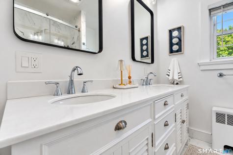 69 Niantic River Road Waterford CT 06385