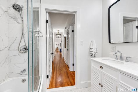 69 Niantic River Road Waterford CT 06385