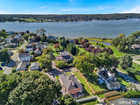69 Niantic River Road Waterford CT 06385