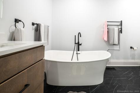 78 Blue Hills Road North Haven CT 06473