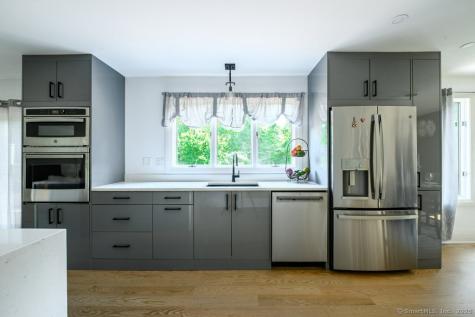78 Blue Hills Road North Haven CT 06473