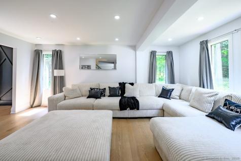 78 Blue Hills Road North Haven CT 06473