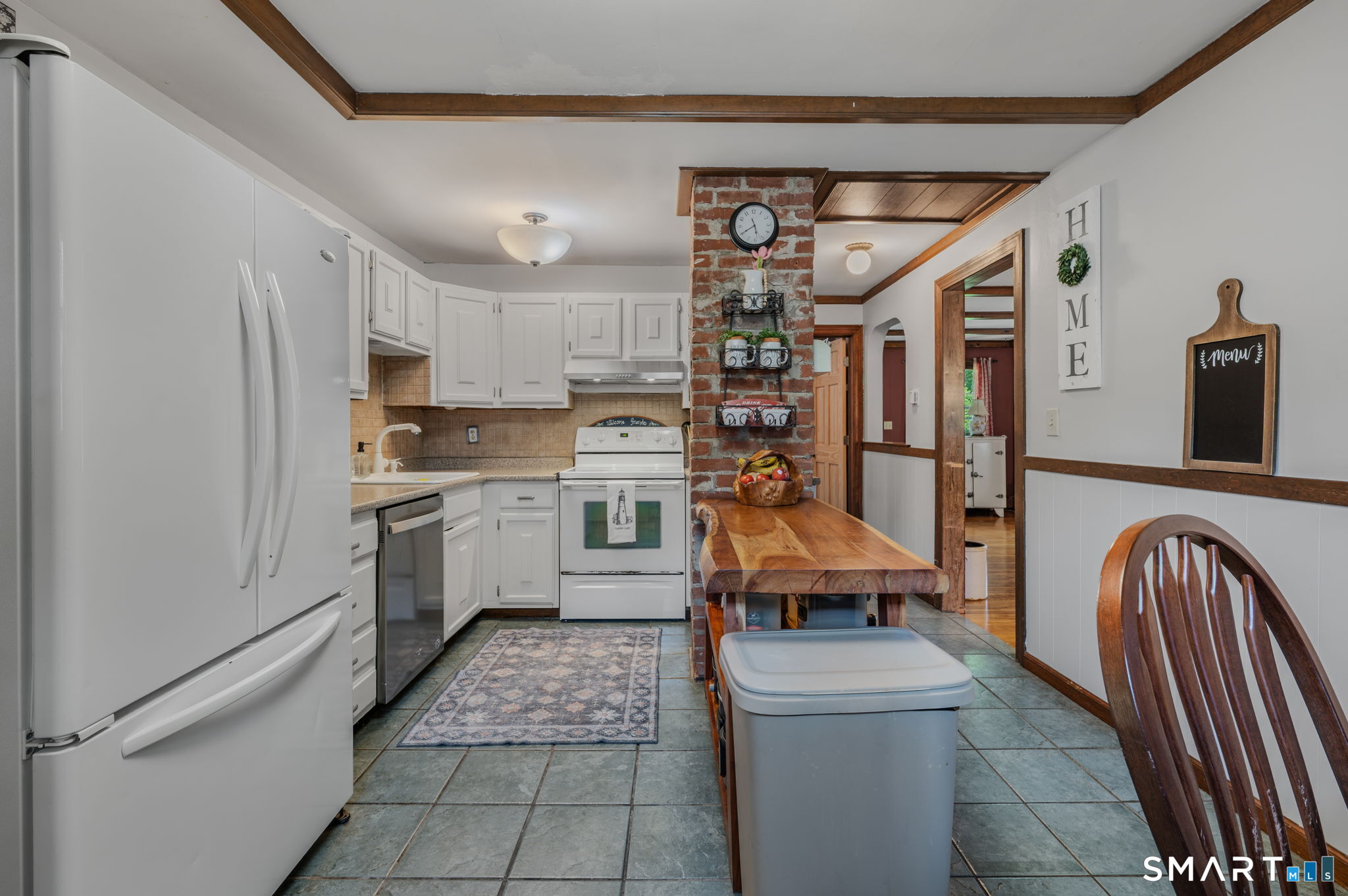 21 Goshen Road Waterford CT 06385