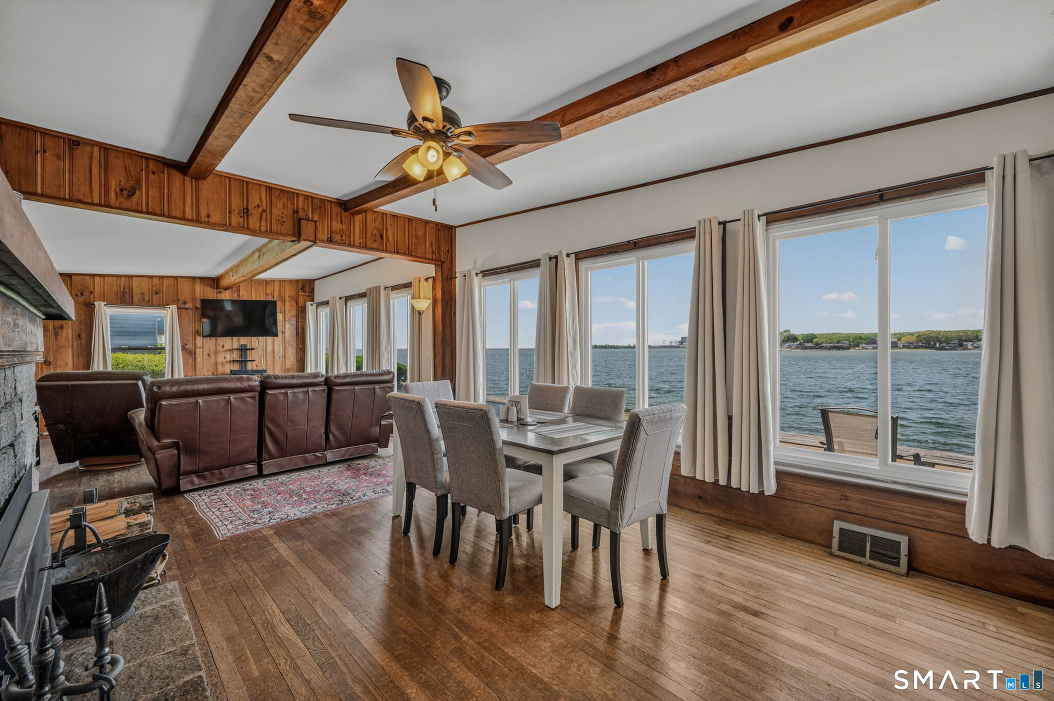 210 Shore Road Waterford CT 06385