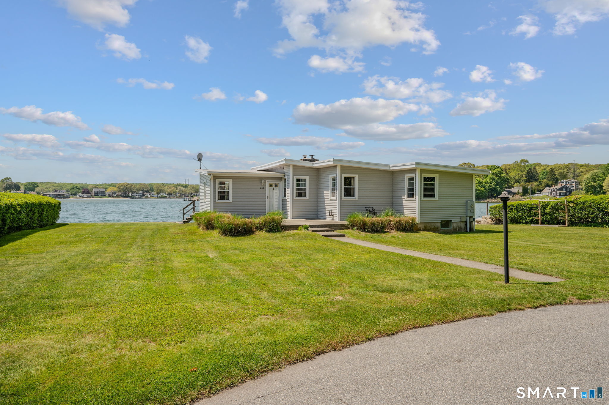 210 Shore Road Waterford CT 06385