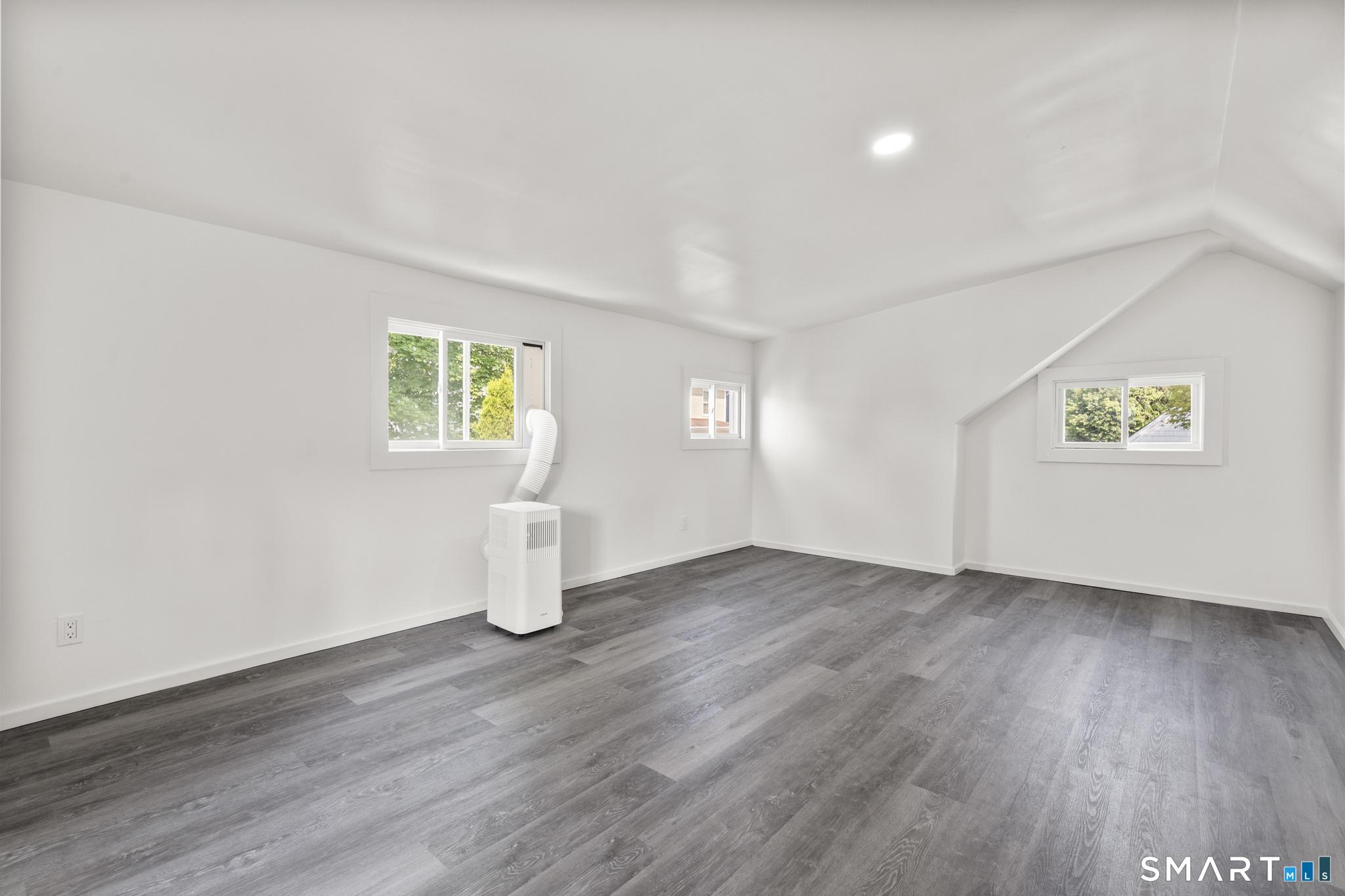 33 Rivercliff Drive Milford CT 06460