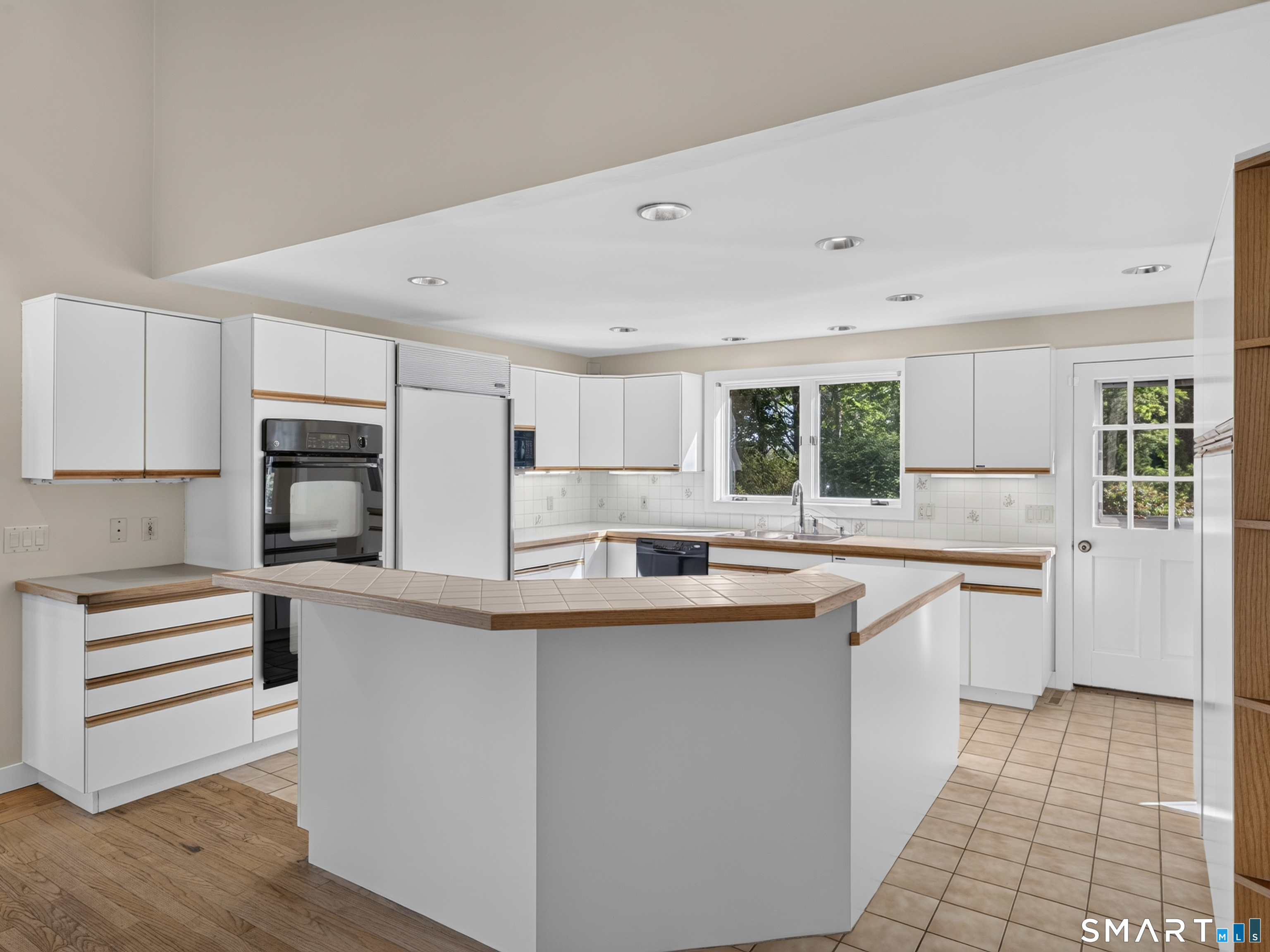 108 Maple Avenue Old Saybrook CT 06475