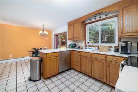 18 Meadowlark Road Simsbury CT 06092