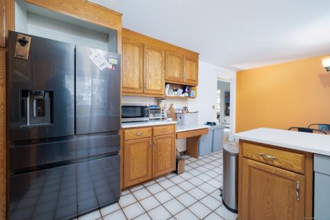 18 Meadowlark Road Simsbury CT 06092