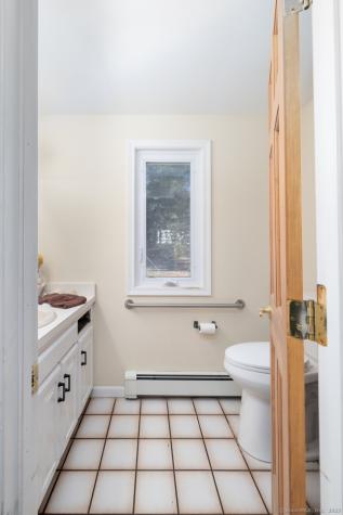 18 Meadowlark Road Simsbury CT 06092