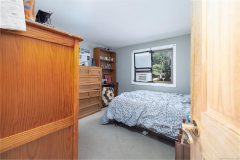 18 Meadowlark Road Simsbury CT 06092