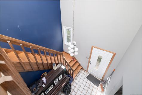 18 Meadowlark Road Simsbury CT 06092