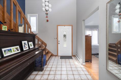 18 Meadowlark Road Simsbury CT 06092