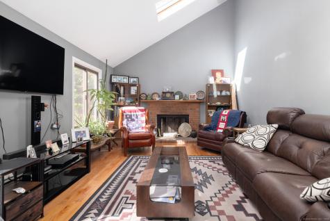 18 Meadowlark Road Simsbury CT 06092