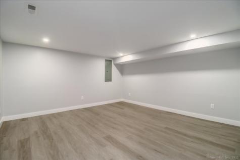 12 Deer Run Road Brookfield CT 06804