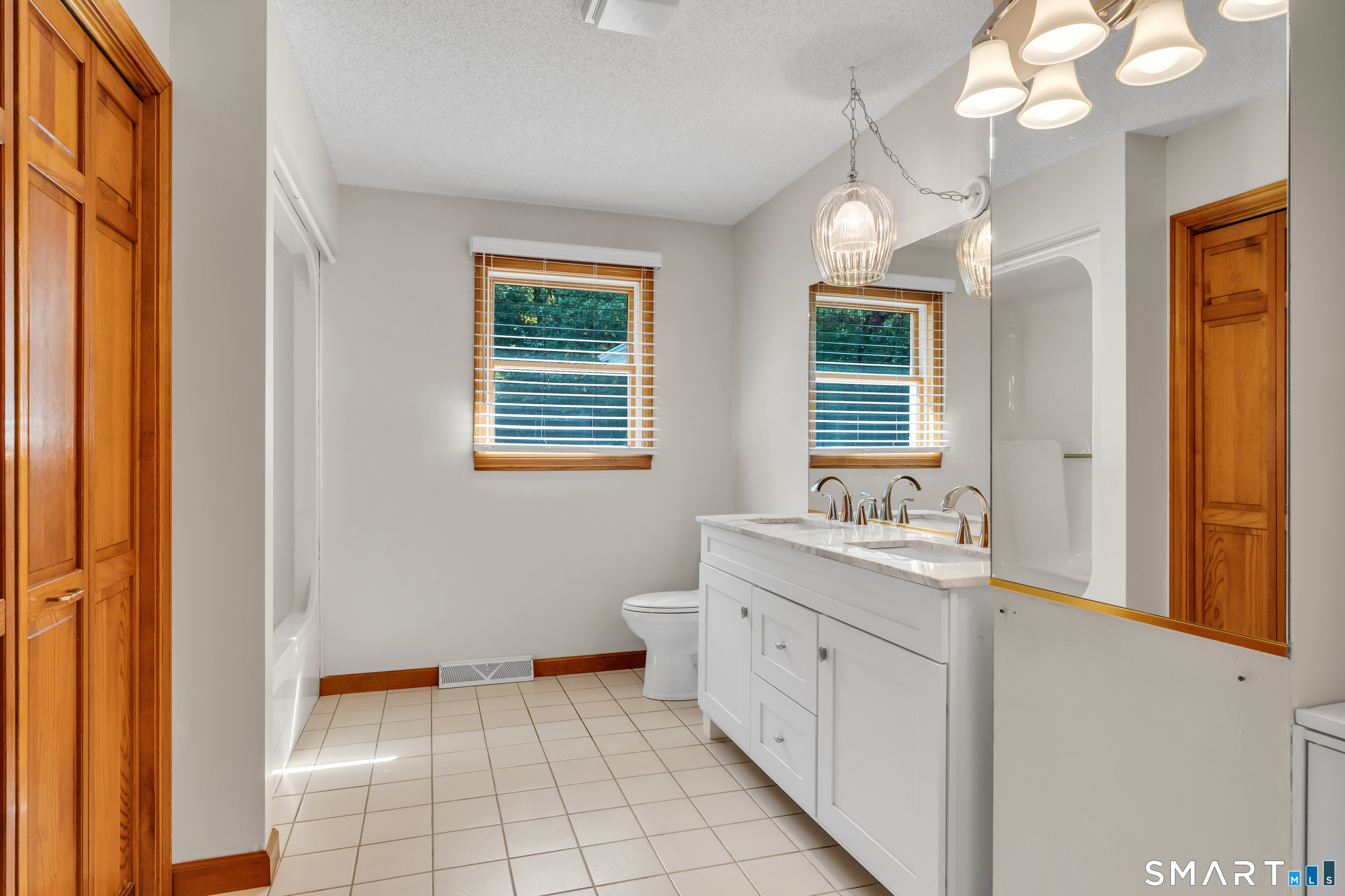 37 Great Meadow Drive North Haven CT 06473