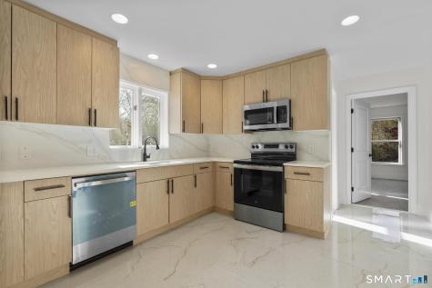 2 Greenwood Lane Guilford CT 06437