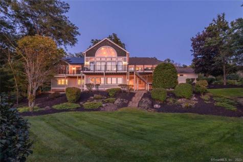 42 Breezy Knolls Avon CT 06001