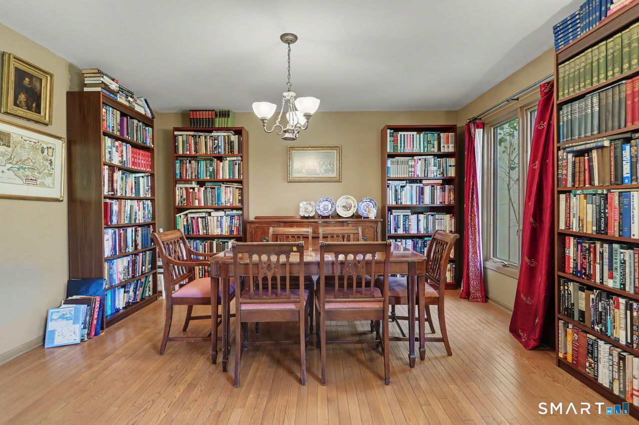 266 Ridgebury Road Ridgefield CT 06877