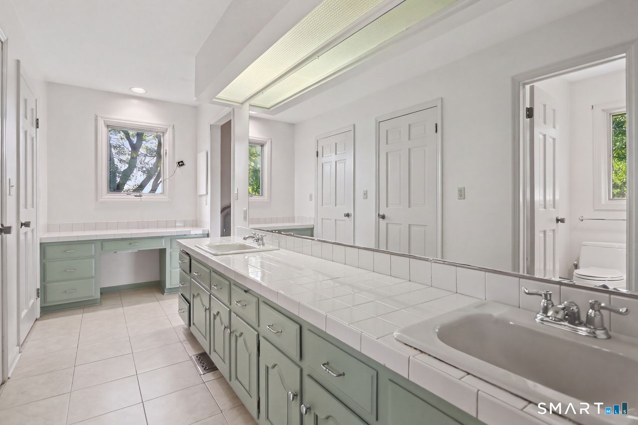 266 Ridgebury Road Ridgefield CT 06877